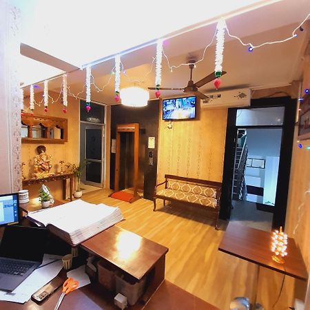Homestay Ac Dormitory نيودلهي المظهر الخارجي الصورة