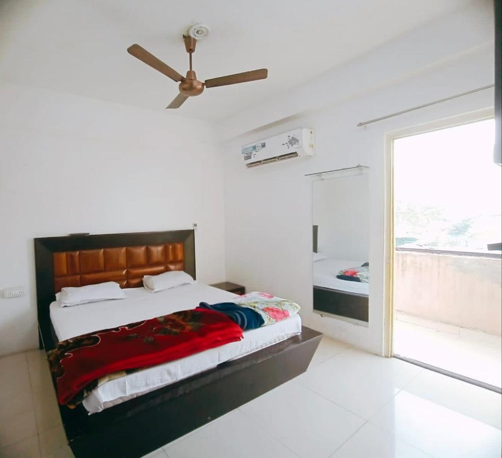Homestay Ac Dormitory نيودلهي المظهر الخارجي الصورة