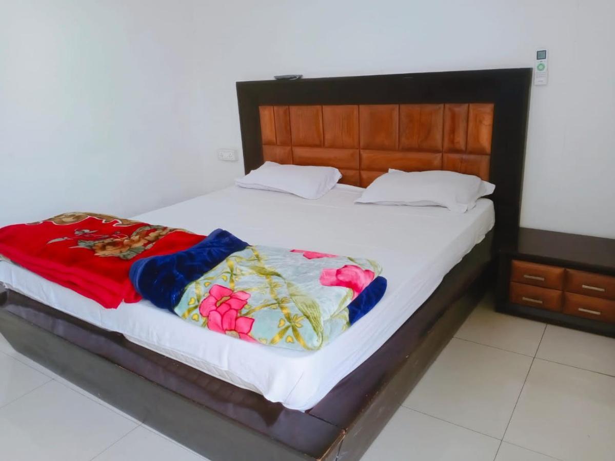 Homestay Ac Dormitory نيودلهي المظهر الخارجي الصورة
