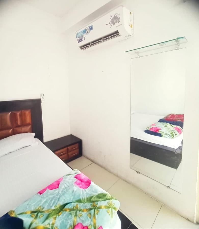 Homestay Ac Dormitory نيودلهي المظهر الخارجي الصورة