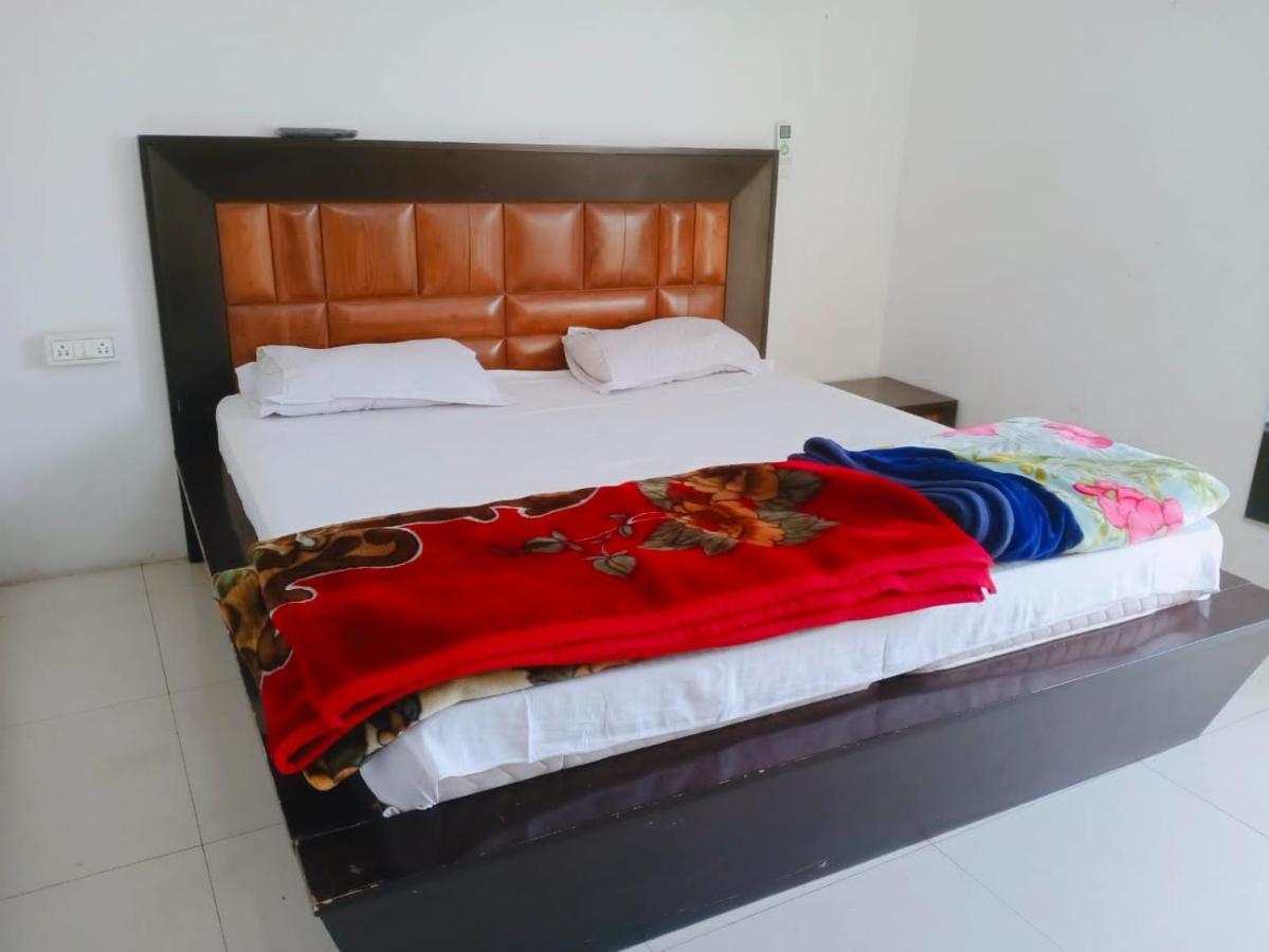 Homestay Ac Dormitory نيودلهي المظهر الخارجي الصورة