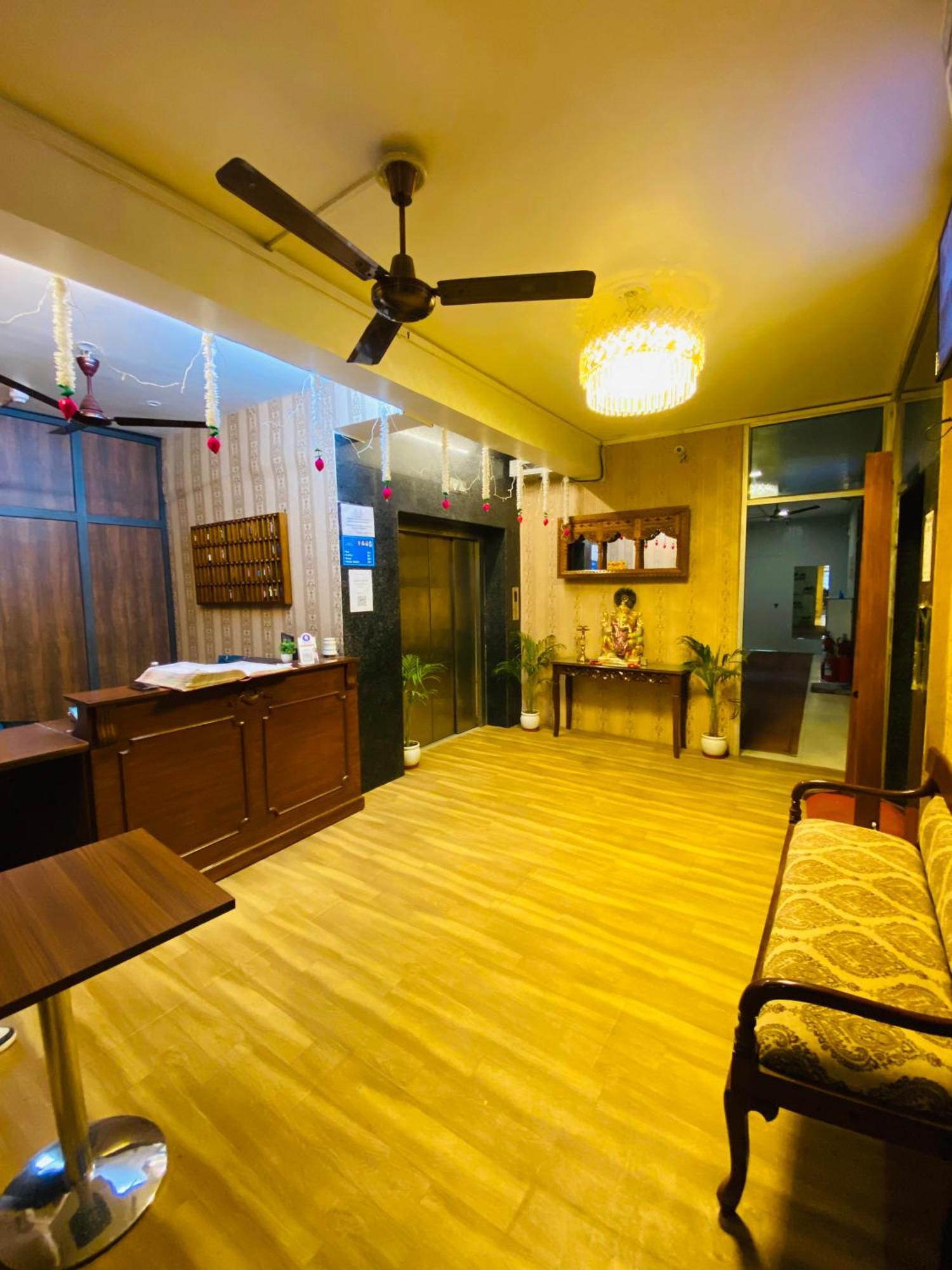 Homestay Ac Dormitory نيودلهي المظهر الخارجي الصورة