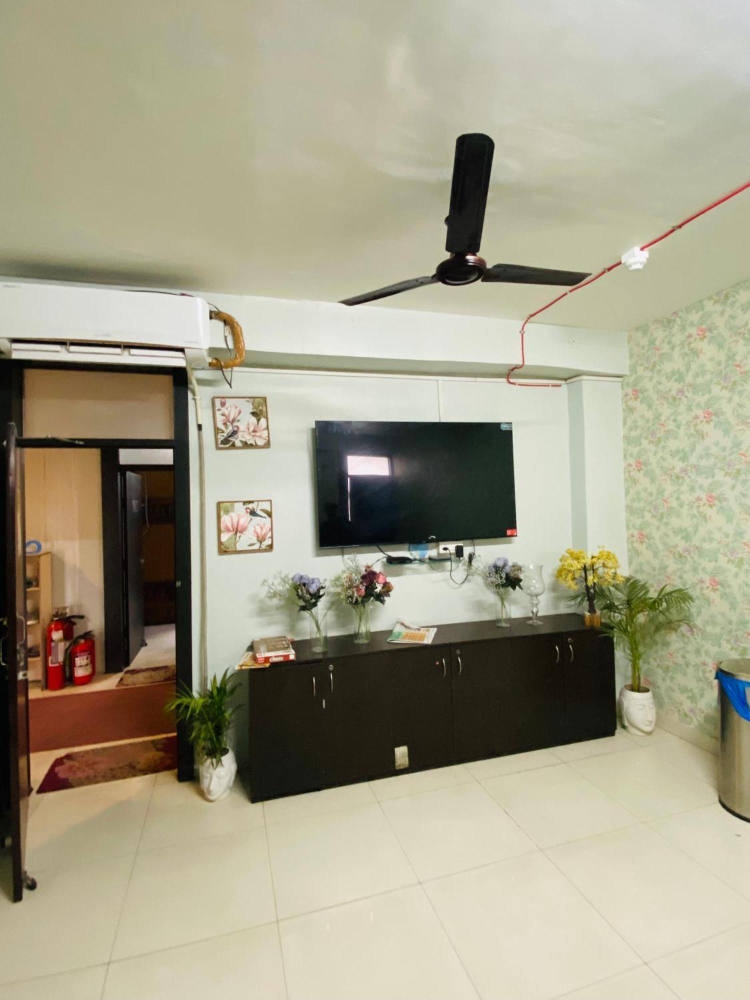 Homestay Ac Dormitory نيودلهي المظهر الخارجي الصورة
