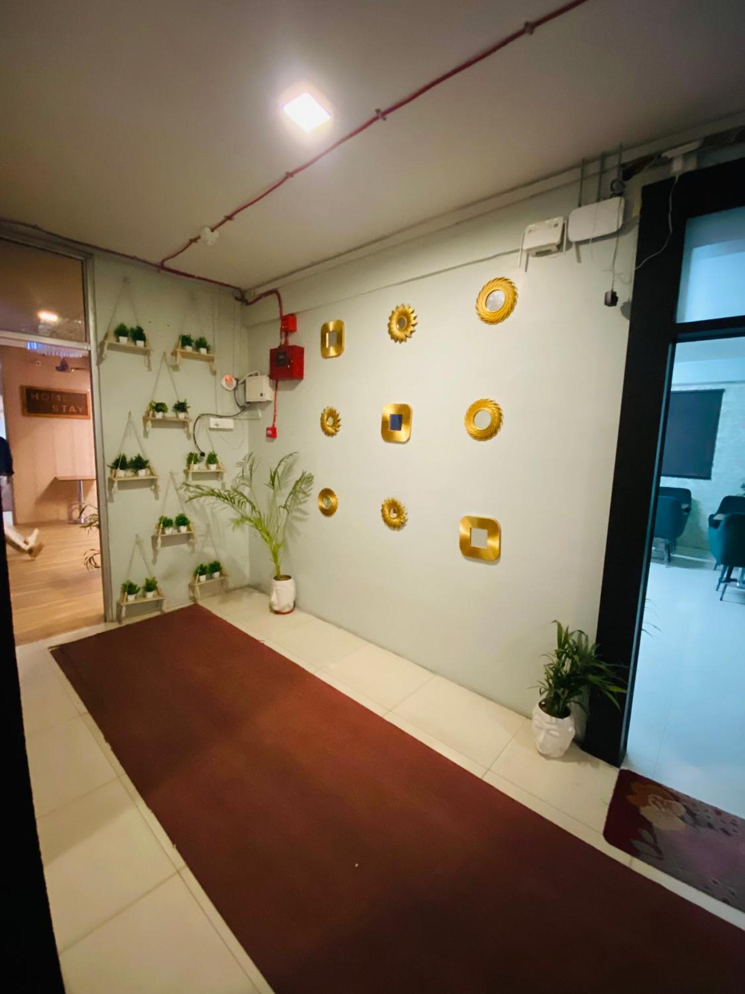 Homestay Ac Dormitory نيودلهي المظهر الخارجي الصورة