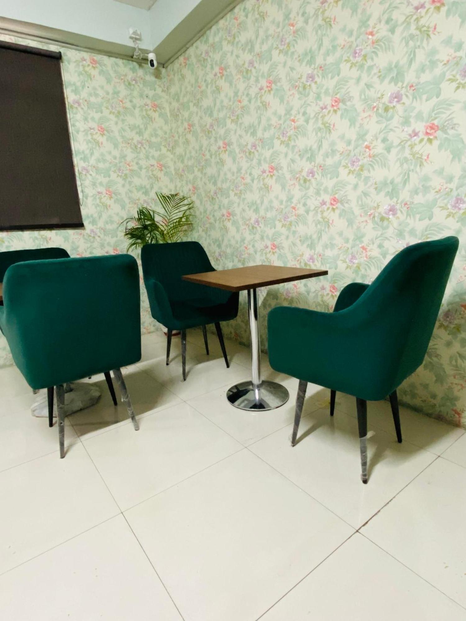 Homestay Ac Dormitory نيودلهي المظهر الخارجي الصورة
