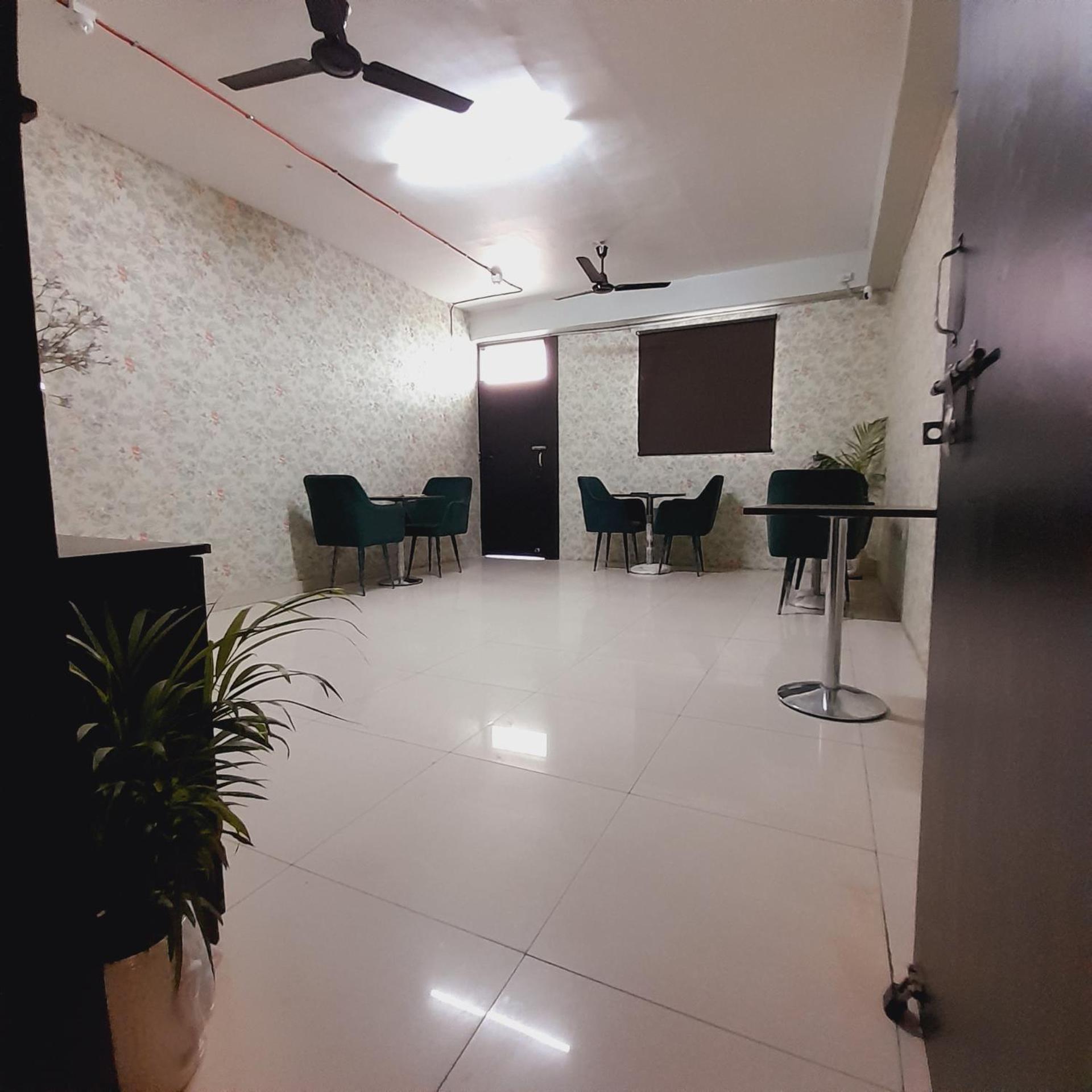 Homestay Ac Dormitory نيودلهي المظهر الخارجي الصورة