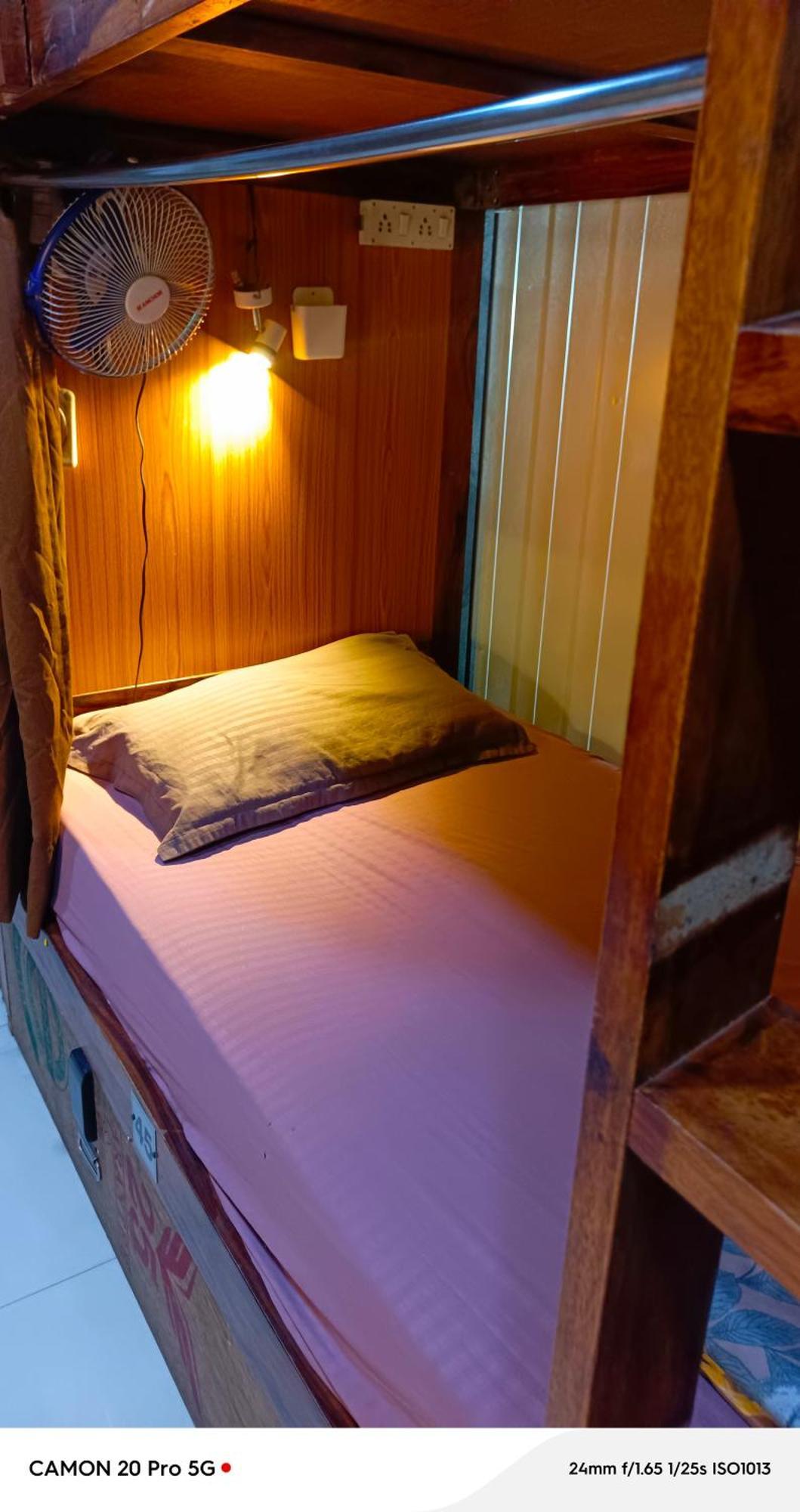 Homestay Ac Dormitory نيودلهي المظهر الخارجي الصورة