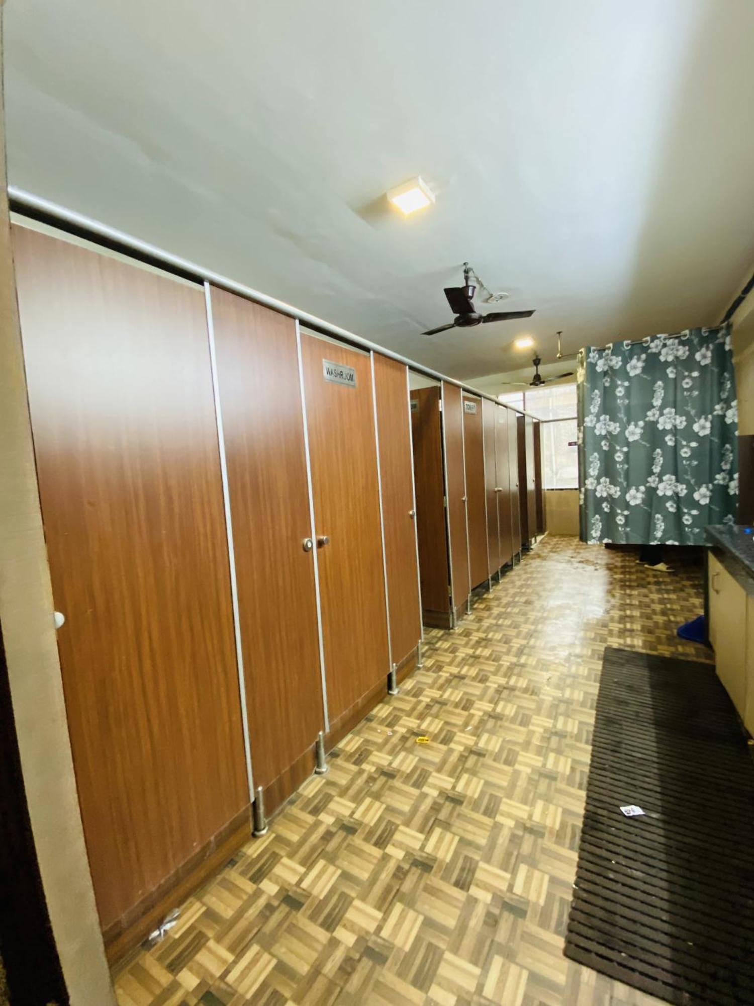 Homestay Ac Dormitory نيودلهي المظهر الخارجي الصورة