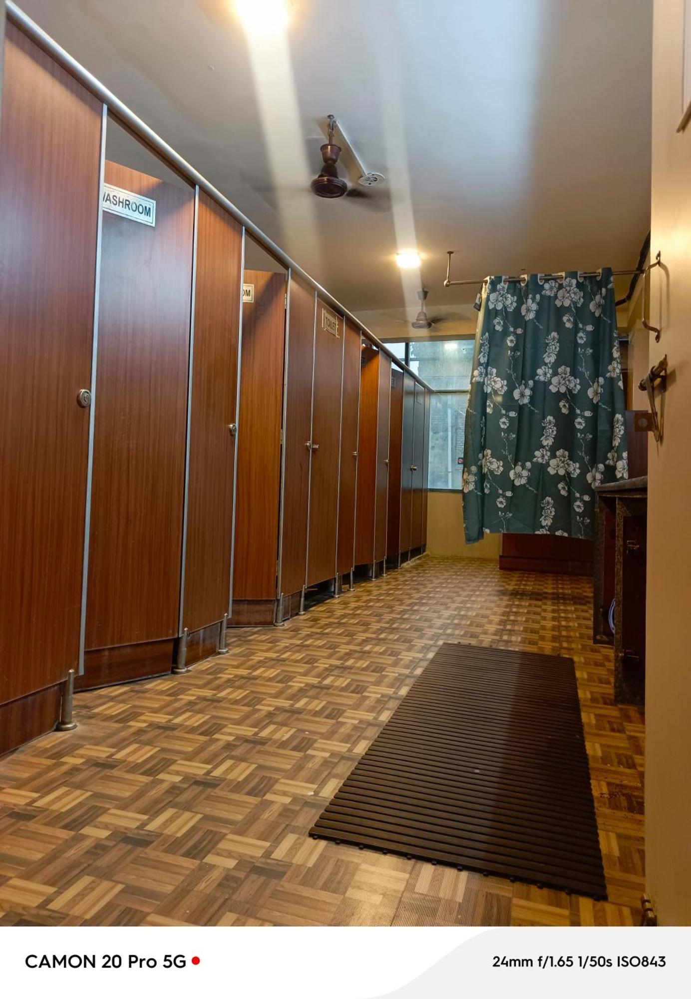 Homestay Ac Dormitory نيودلهي المظهر الخارجي الصورة
